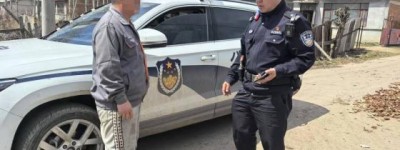 手机遗落出租车 民警帮忙快速寻回