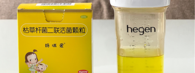 过度喂养易发生消化不良，采用饮食调整与妈咪爱来纠正