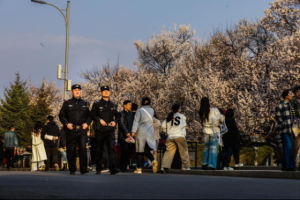 “警察蓝”守护城市安  冰城公安交出五一“平安答卷”