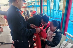 冰城公安绷紧“安全弦”  确保轮渡运营安全无虞