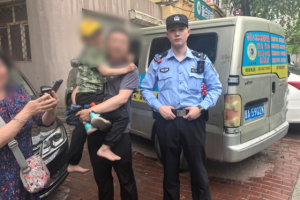 冰城警事：暖心救助为群众找回走失儿童